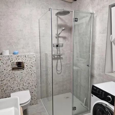 Sosny 2,3 Nad Jeziorem Otw Borowno Wielkie *