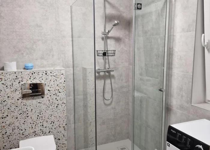 Sosny 2,3 Nad Jeziorem Otw Borowno Wielkie *